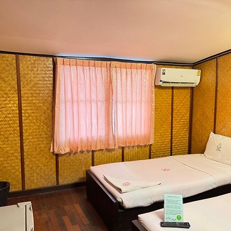 צ'יאנג מאי Collection O Khu Mueang Near Tha Phae Gate Formerly Lai Thai Guesthouse מראה חיצוני תמונה