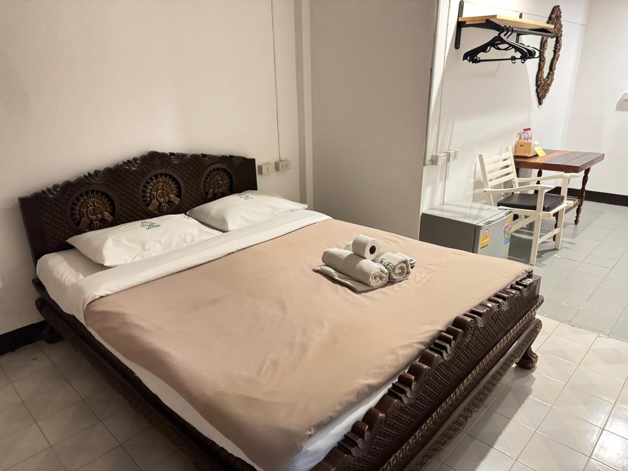 צ'יאנג מאי Collection O Khu Mueang Near Tha Phae Gate Formerly Lai Thai Guesthouse מראה חיצוני תמונה