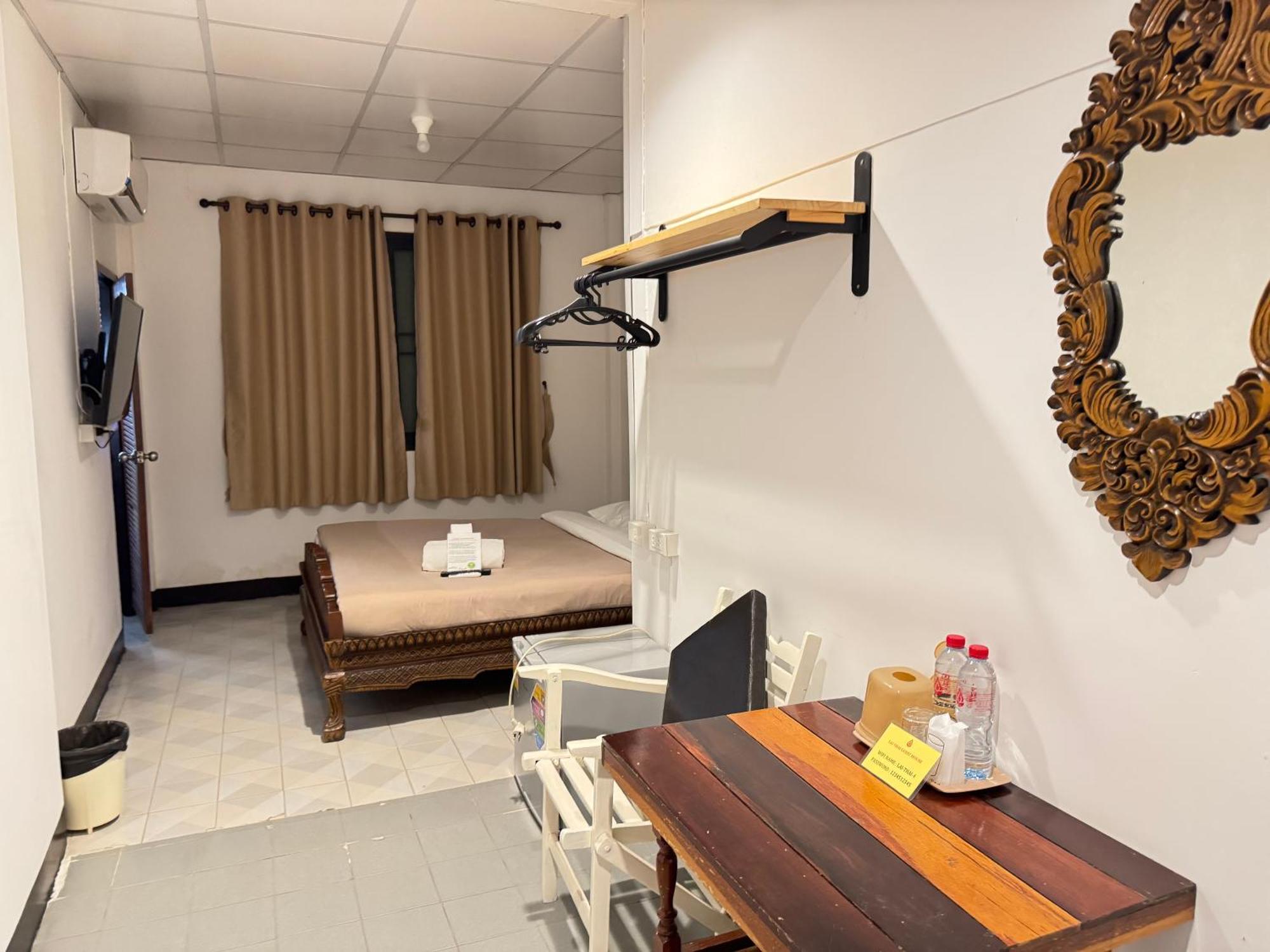 צ'יאנג מאי Collection O Khu Mueang Near Tha Phae Gate Formerly Lai Thai Guesthouse מראה חיצוני תמונה