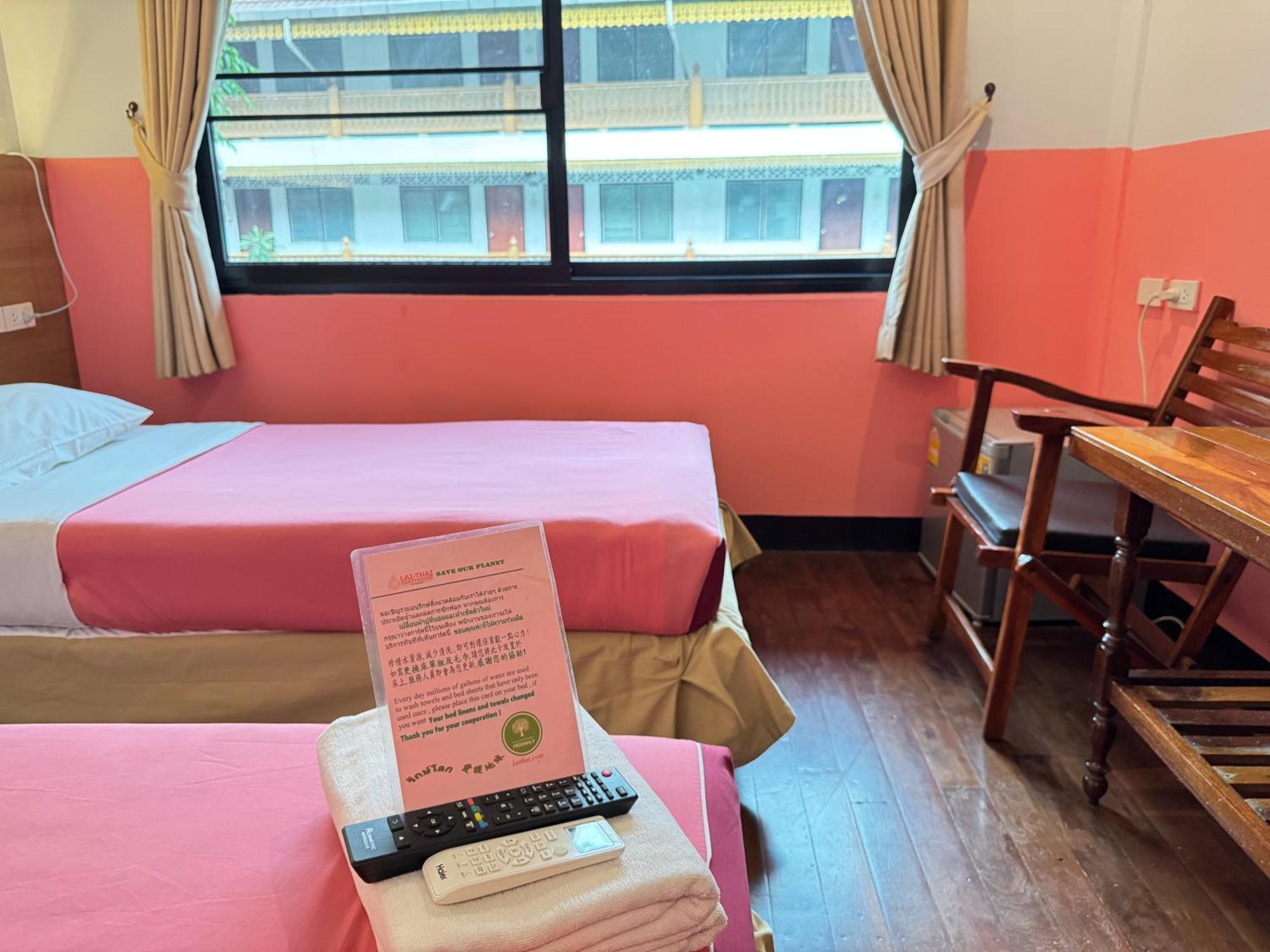 צ'יאנג מאי Collection O Khu Mueang Near Tha Phae Gate Formerly Lai Thai Guesthouse מראה חיצוני תמונה
