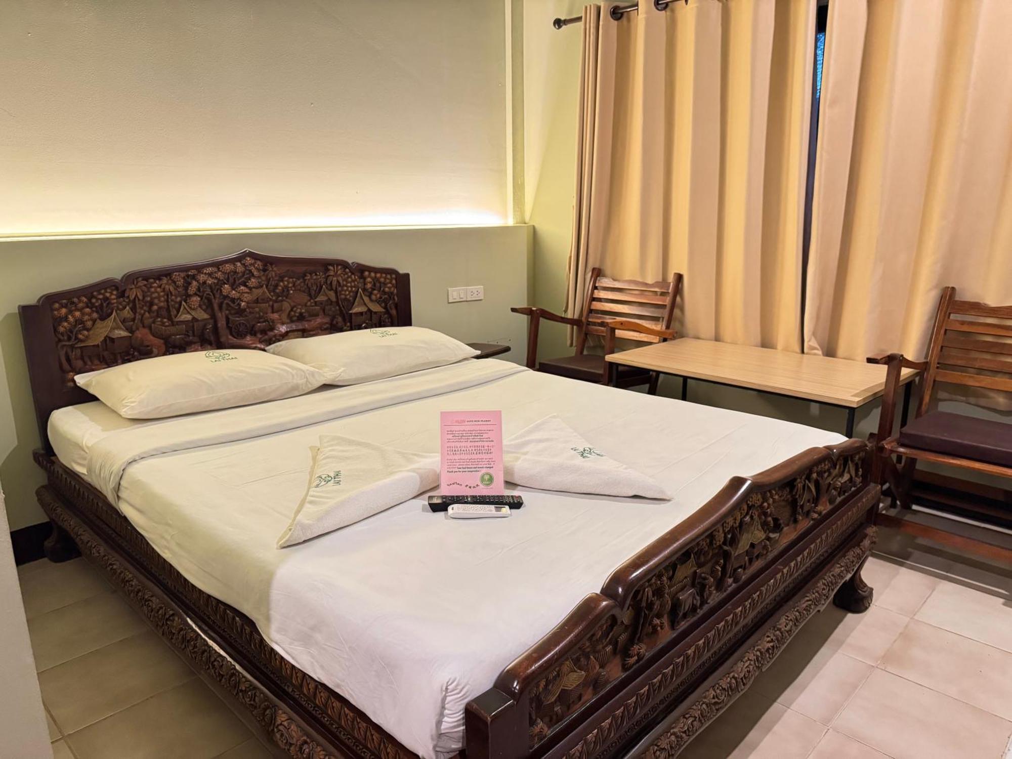 צ'יאנג מאי Collection O Khu Mueang Near Tha Phae Gate Formerly Lai Thai Guesthouse מראה חיצוני תמונה
