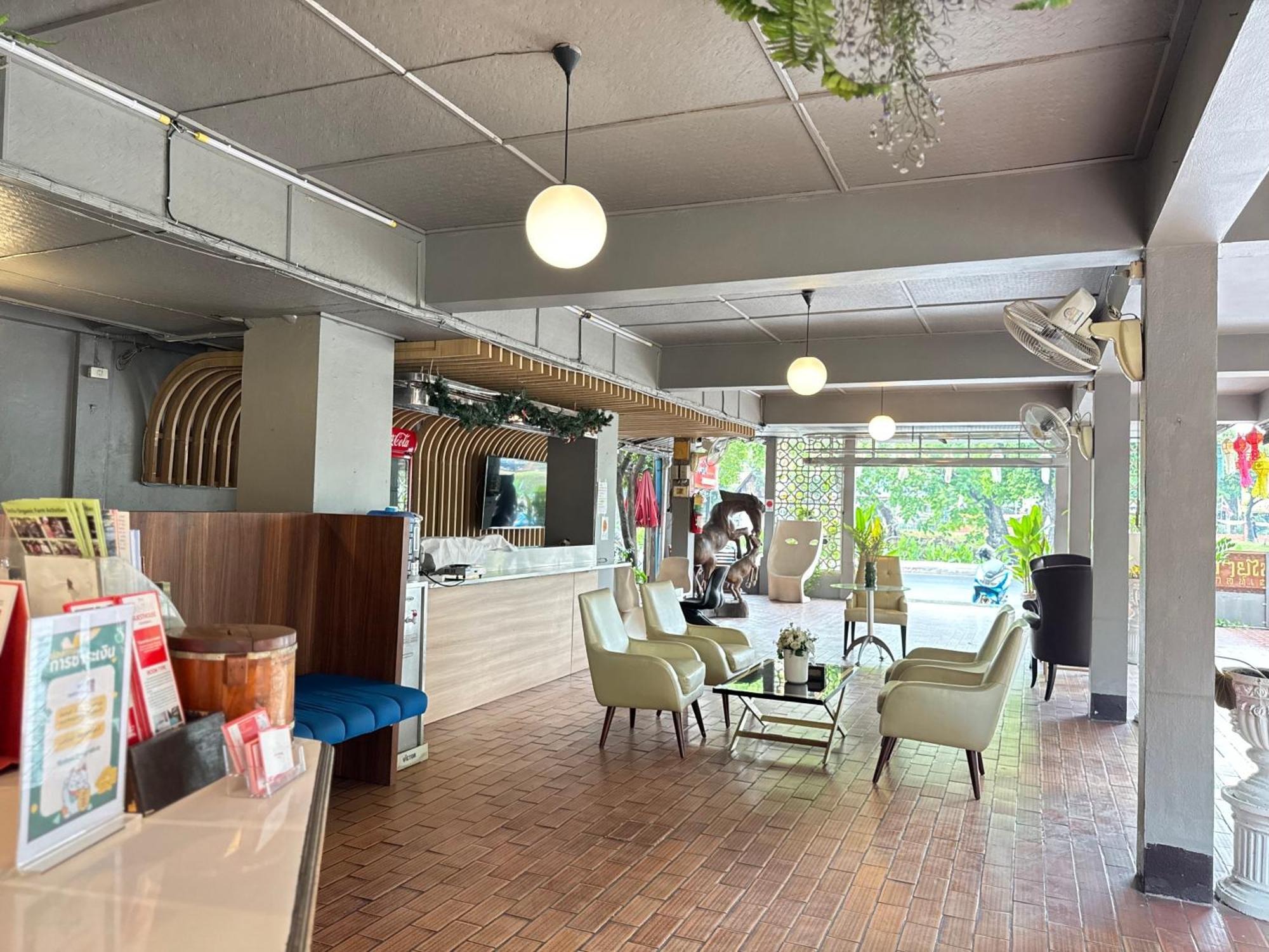 צ'יאנג מאי Collection O Khu Mueang Near Tha Phae Gate Formerly Lai Thai Guesthouse מראה חיצוני תמונה